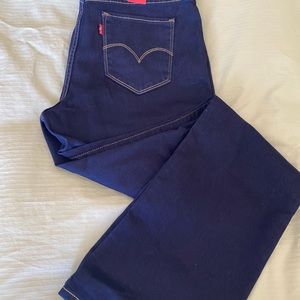 Levi 315 Shaping Bootcut Jeans, size 18w